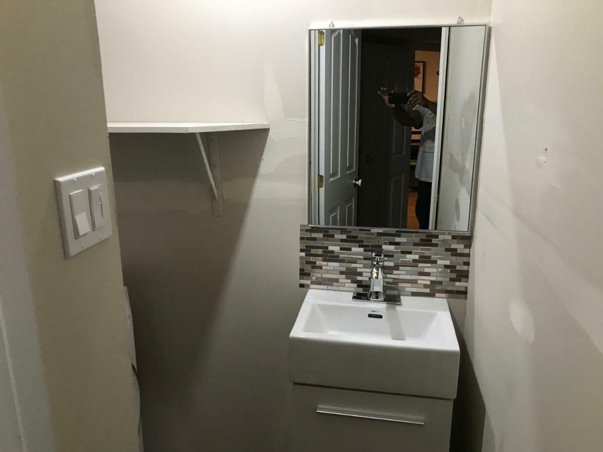 Self Check-In Spacious Apartment With Full Kitchen オタワ エクステリア 写真