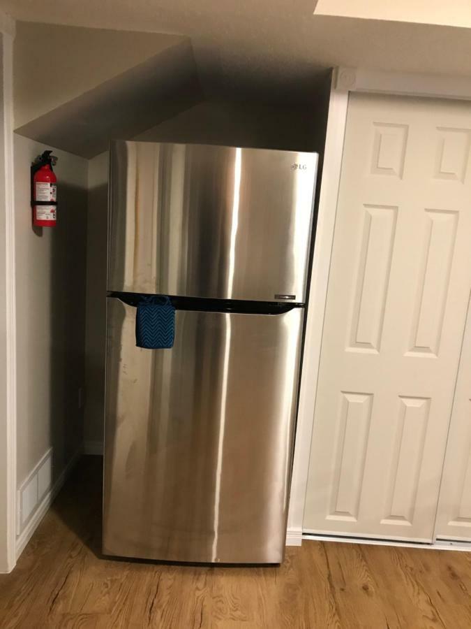 Self Check-In Spacious Apartment With Full Kitchen オタワ エクステリア 写真