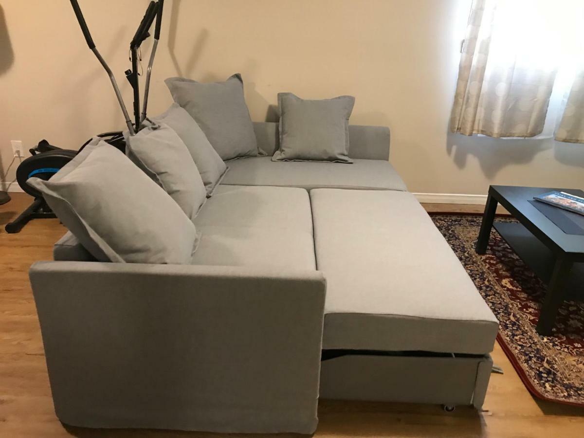 Self Check-In Spacious Apartment With Full Kitchen オタワ エクステリア 写真